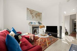 Stylish 2 Bed Flat in Earls Court