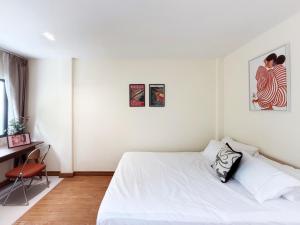 Mid Century Modern Townhouse near jatujak park 3 bed 2 bath with bathtub