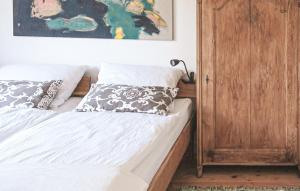 Beautiful Home In Myslenice With Wifi