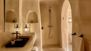 Guesthome in Fira w pool for 8guests