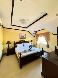 PALM TREE RESORT AND RESTAURANT