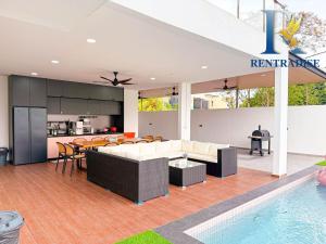Chill Haus Pool Villa by RR JBcity