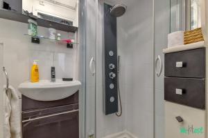 Charming atypical apt in heart of Marais