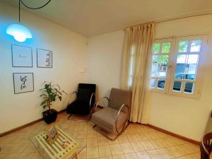 Style, comfort and the best location with carport