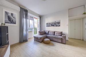 TwelveHolly apartment