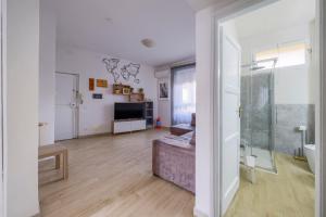 TwelveHolly apartment