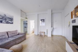 TwelveHolly apartment