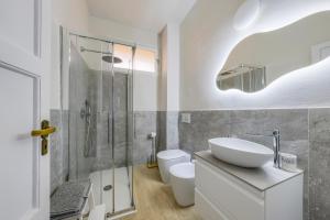 TwelveHolly apartment