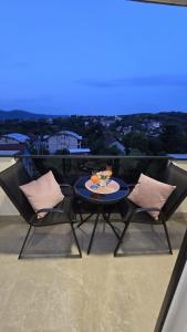 Luxury Studio Nikolina - bazen, pogled i parking