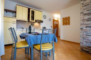 Apartment in Lopar with Balcony, Air condition, WIFI (4738-3)