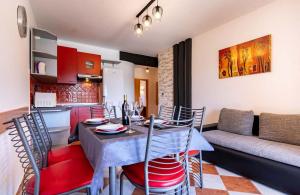 Apartment in Lopar with balcony, air conditioning, WiFi 4738-4