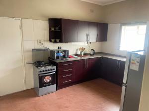 Thabo Flat3 Roan Road 27