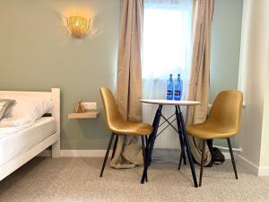 Spring Warsaw Central 1-Bedroom Apartment with City View