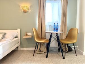 Spring Warsaw Central 1-Bedroom Apartment with City View