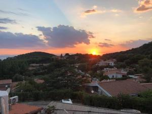 Zenith villa within walking distance of the sea