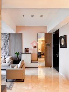 Luxury & Large 2BR Southgate Apt Pool Gym Wi-Fi