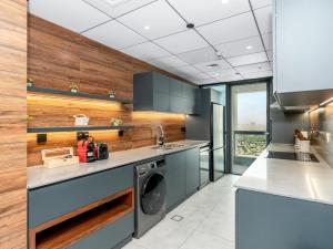 Luxury 3 Bedroom Sub Penthouse