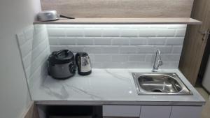 Apartment Azalea Studio - Meikarta District