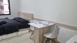 Apartment Azalea Studio - Meikarta District