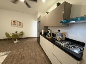 Stylish New Apartment with Pool and Beach Access