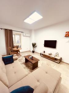 New Cairo GEM 1 bedroom apartment with kitchen AUC and EDNC area