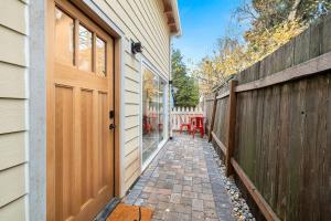 Coda Walkable Woodstock Guesthouse Portland
