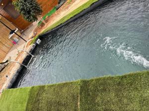 Cabaña rural con piscina