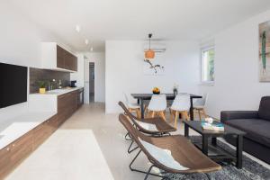 Villa Jolara With Heated Pool - Deluxe Apartment 11