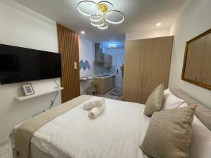 MADR Excellence at Commonwealth The Residences