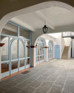 AMPARO · Casa de Amplios Espacios Estacionamiento doble