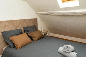 Charming, newly renovated 2-bedroom duplex in the heart of Romilly