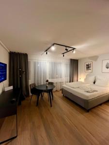 G&P Housing Apartments - Shared Deluxe Appartement mit 3 privaten Badezimmern, privatem Balkonanteil und 3 privaten Kühlschränken in Gemeinschaftsküche