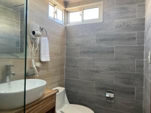 Modern 3BR Apartment with Resort-Style Amenities