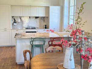 La Maison Carrée - Escape to Timeless French Charm