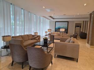 Urban Bliss Stays Shore 3 Residences MOA with free wifi and netflix