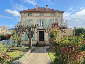 La Maison Carrée - Escape to Timeless French Charm