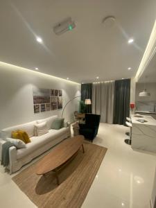 Almouj St 213 1BHK Liaqat Airport Residence