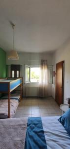 Karouti-Rooms for Rent