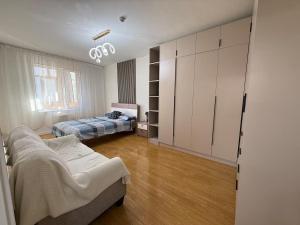 Cozy Sunlit 1-Bedroom Apartment in Central Ulaanbaatar