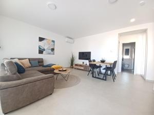 Modern Family Apartment-Borik 2026 Summer