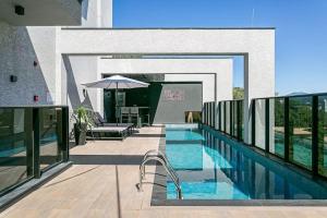 Loft aconchegante com piscina próximo à Vila Germânica