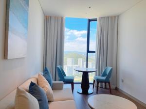 A La Carte Hạ Long Sea View Apartment - Comfortable Stay