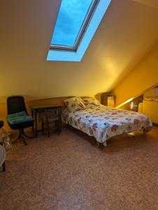 Grand studio indépendant 3eme Etage a côté de la gare