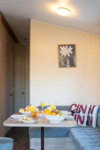 Modern Chalet Inn een Groene Oase van Rust!