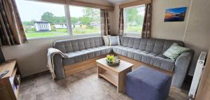 Modern Chalet Inn een Groene Oase van Rust!