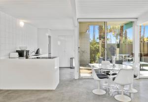1957 Modern Hideaway