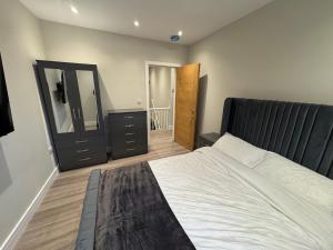 Brand New Luxury Centrally Located 2BR Apartment