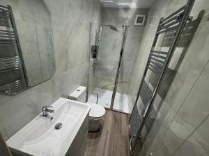 Brand New Luxury Centrally Located 2BR Apartment