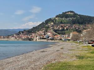 Lenas nest Nafpaktos
