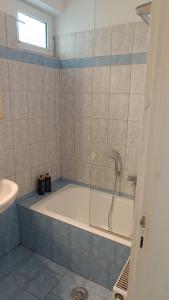 Lenas nest Nafpaktos